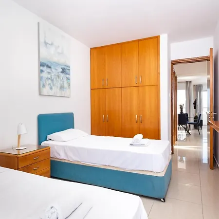 The Saline Views Makenzy