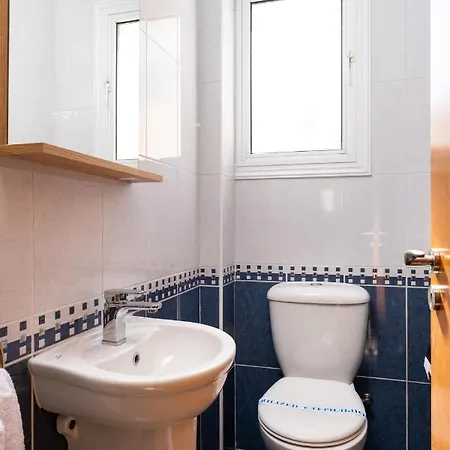 The Saline Views Makenzy Daire *